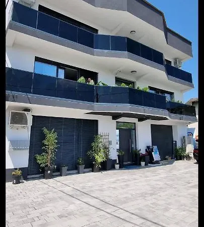Muric Apartman 6 *
