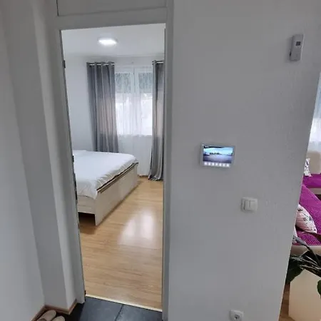 Muric Apartman 6 *